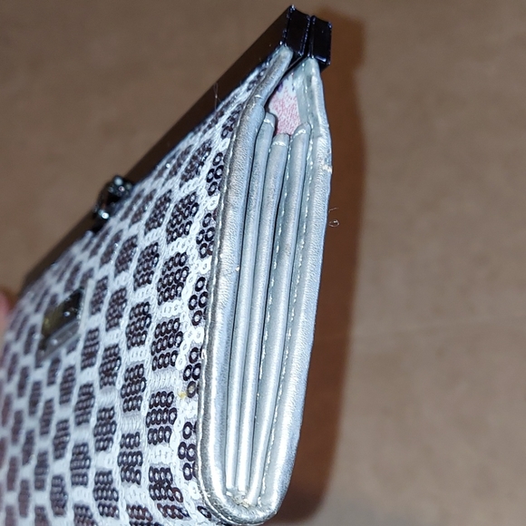 Anna Sui Wallet - Picture 6 of 8